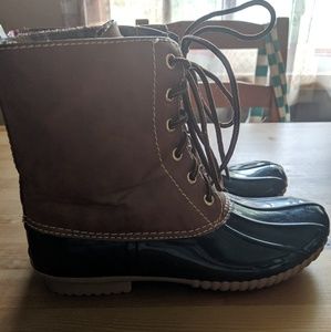 Duck boots